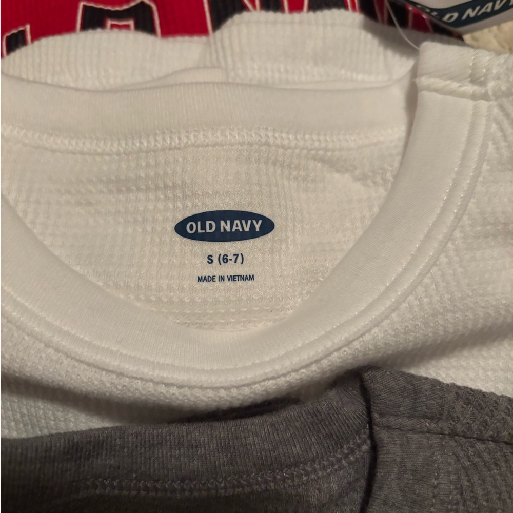 Old navy thermals - Picture 3 of 5